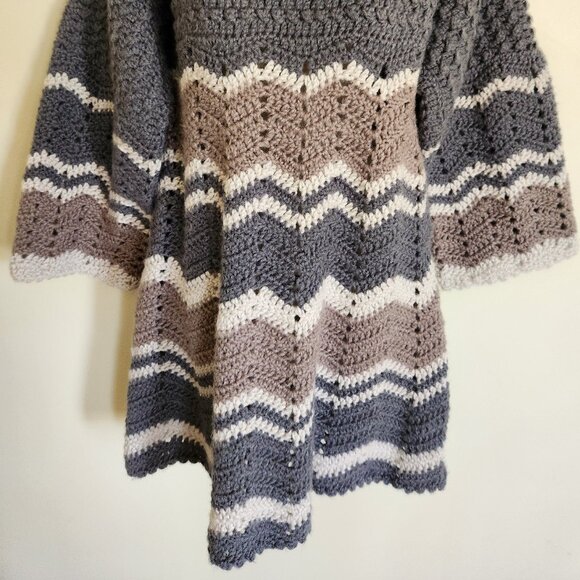 Handmade Crocheted Women's Chevron Stripe Tunic - Picture 3 of 3